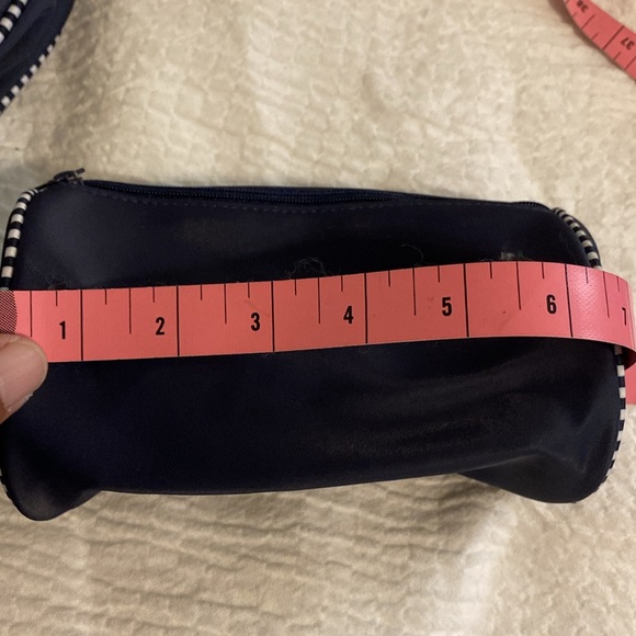 Estée Lauder 3-piece Travel Makeup, Storage, Toiletries Bag Set, Navy and White - Picture 11 of 16